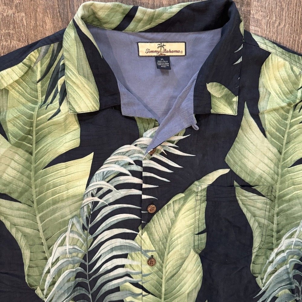 Tommy Bahama 100% Silk Mens Size XL Hawaiian Camp Shirt Floral Tropical Black
